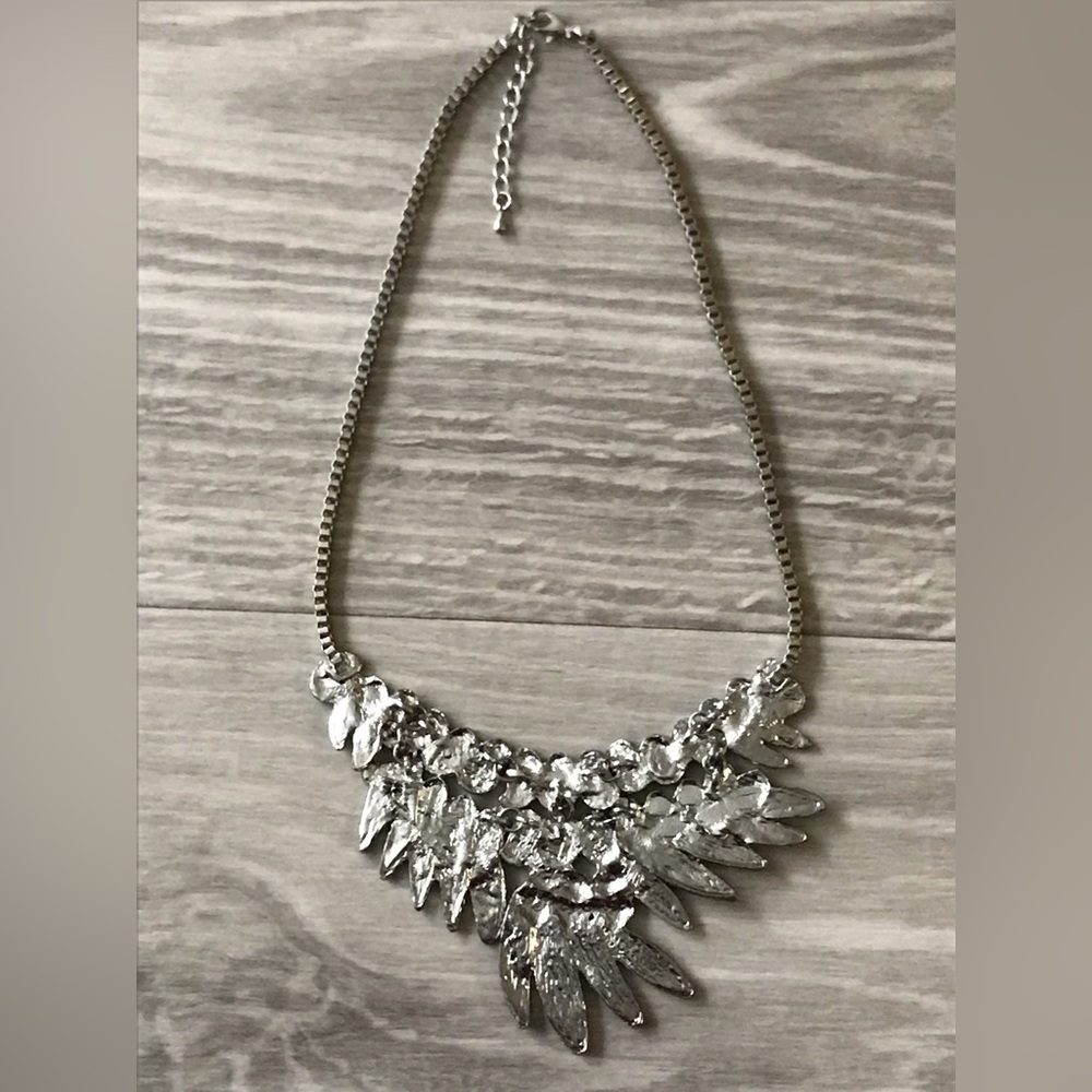 OFFERS WELCOMED Vintage Silvertone Statement Necklace